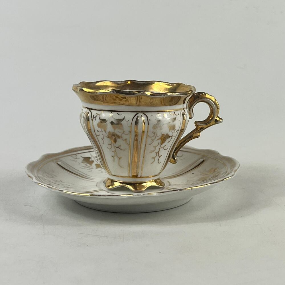 Vintage Gilded Demitasse Cup & Saucer Set Ornate Handle Gold Ivy Leaf Porcelain - Picture 3 of 14